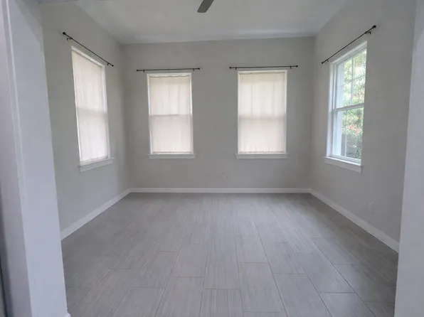 1003 Howard St, Palestine, TX 75801