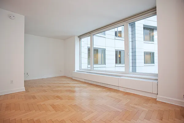 Rented by LKW International Real Estate LLC | media 11