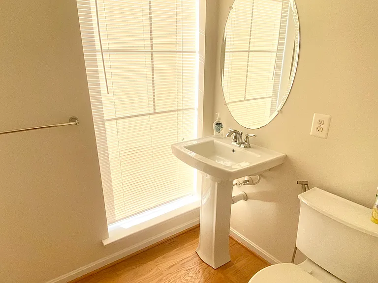 675 Anacostia Ave NE — Photo 5