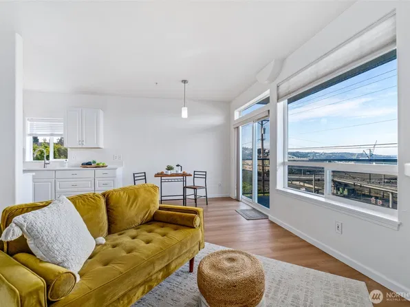 2420 Grand Avenue #102, Everett, WA 98201