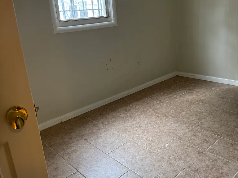 1235 Holbrook Ter NE — Photo 12