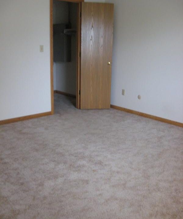 2nd image of 5721 Carriage Hill Dr APT 1