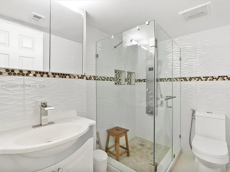 18071 Biscayne Blvd #1401 — Photo 28