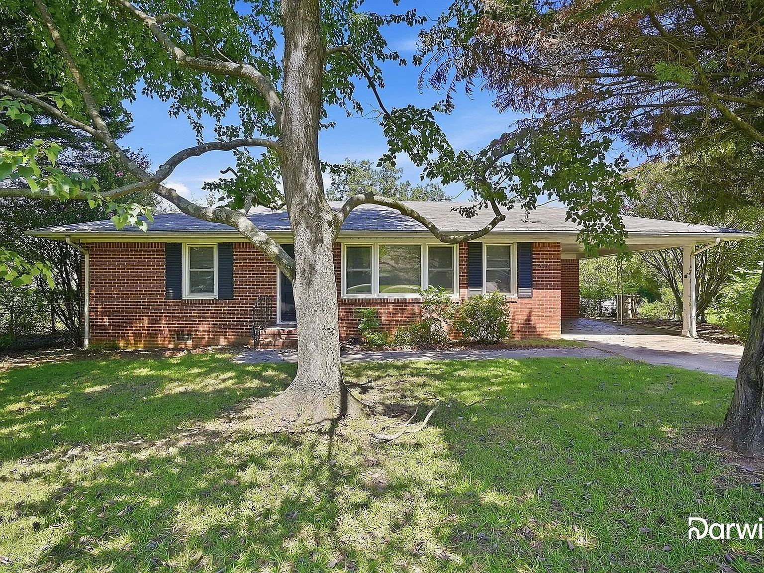 3 bed, 1.0 bath, 980 sqft, $1,335 — Photo 1