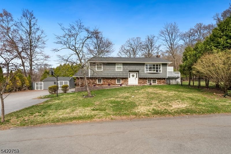 1st image of 13 Hunters Ln