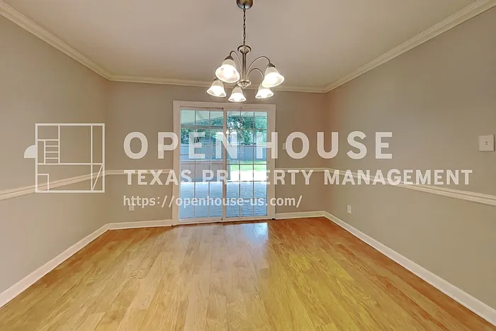 3918 Forest Village Dr — Photo 11