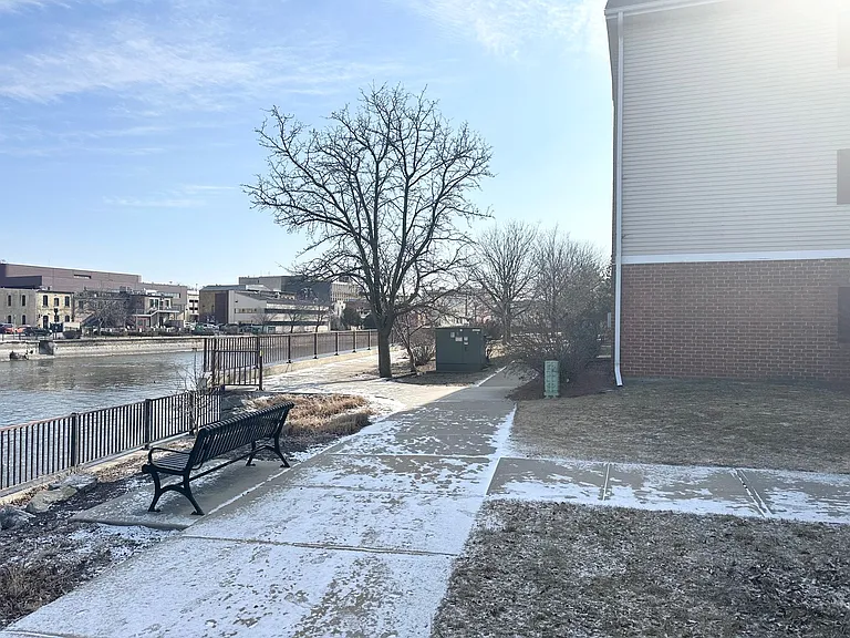 River Terrace Apartments — Photo 13