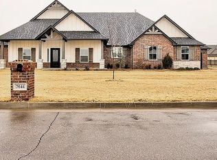 7044 Chestnut Ln, Enid, OK 73703