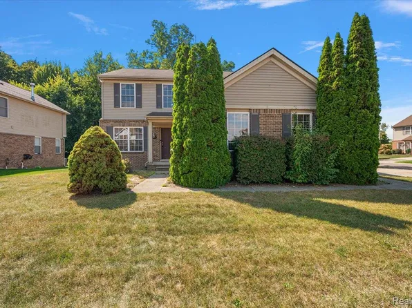 13042 Cumberland Ct, Belleville, MI 48111