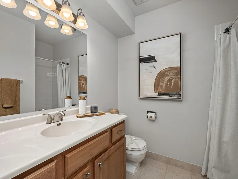 Versailles on the Lakes Oakbrook* — Photo 46