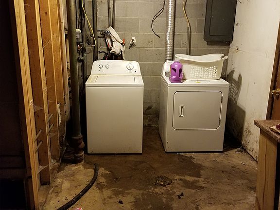 Laundry area/room 2/9/18