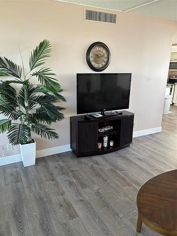 Building Photo - 3442 NE Causeway Blvd #401