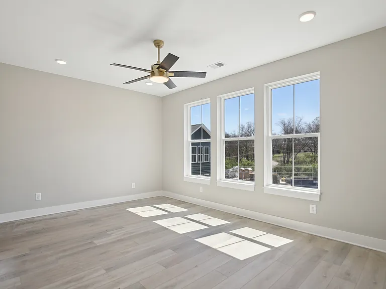 371 Archwood Dr — Photo 34