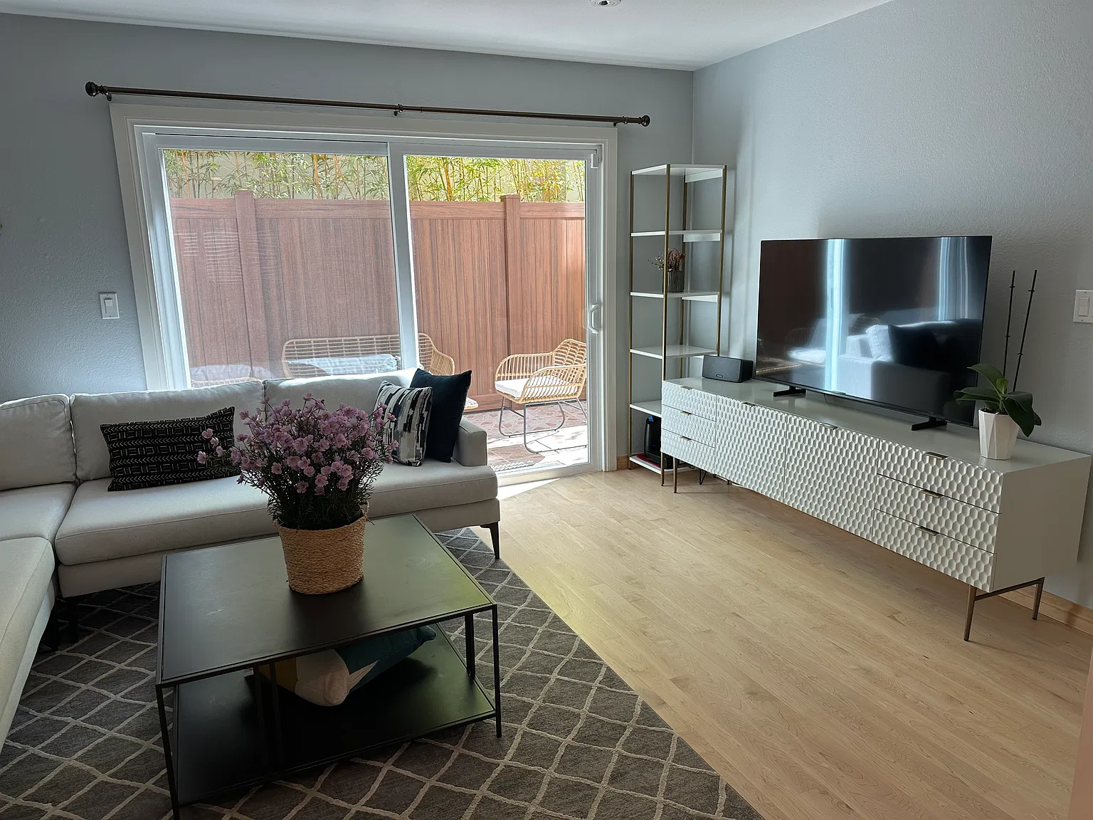 3 bed, 1656 sqft, $7,260 — Photo 4
