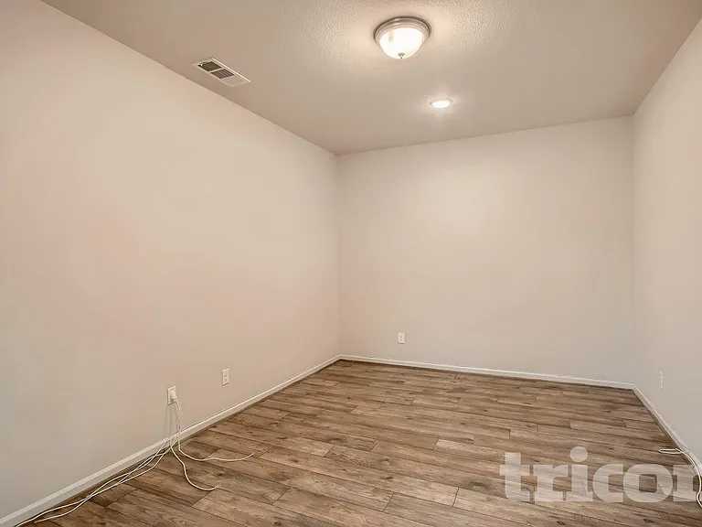 1592 Sugarberry Dr — Photo 17