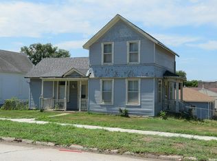 114 N Walnut St, Avoca, IA 51521