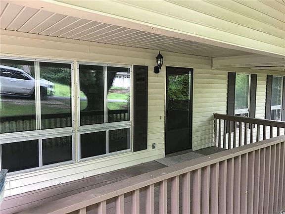 3rd image of 5 Bewdley Cir