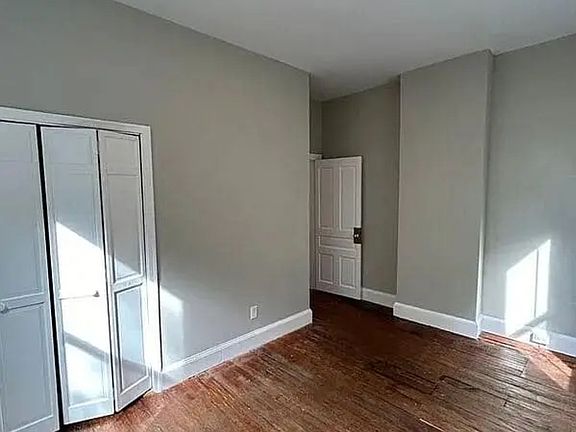 5th image of 446 Country Dr