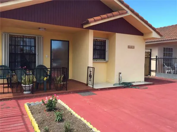 2747 W 74th St, Hialeah, FL 33016