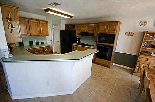 5th image of 6206 Stratford Cir