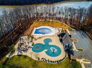 8917 Carneros Creek Rd, Charlotte, NC 28214