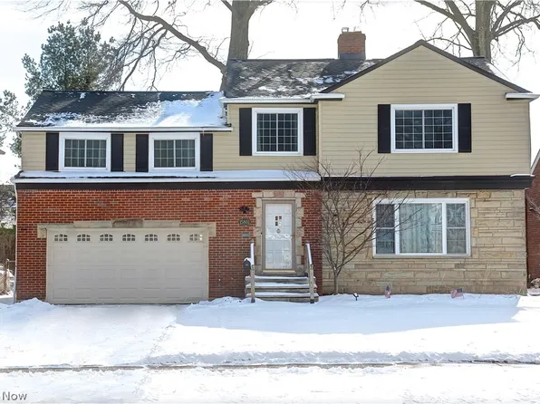 15801 Edgecliff Ave, Cleveland, OH 44111