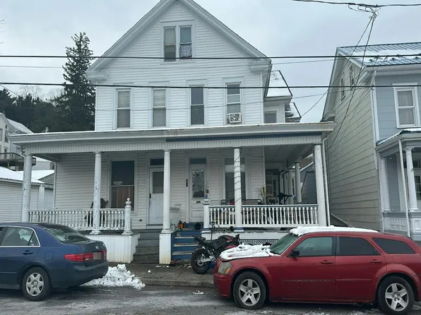 654 S 2nd St, Lykens, PA 17048