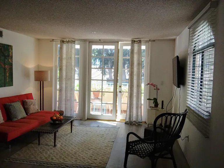64O Veteran Ave #101 — Photo 7