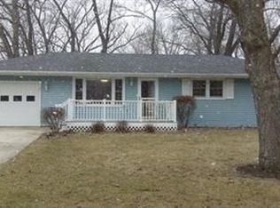 1054 N Oak Lane Dr, Kankakee, IL 60901