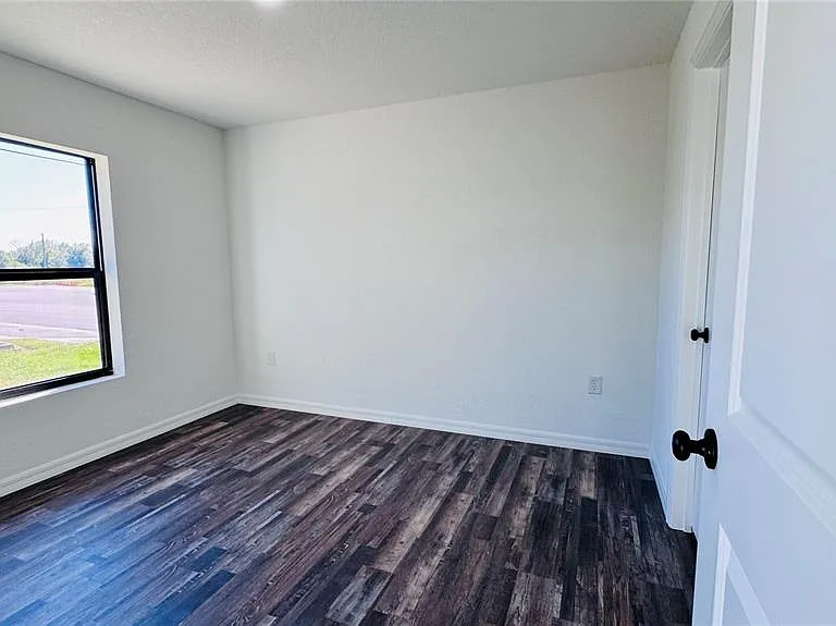 240 Organ St — Photo 10