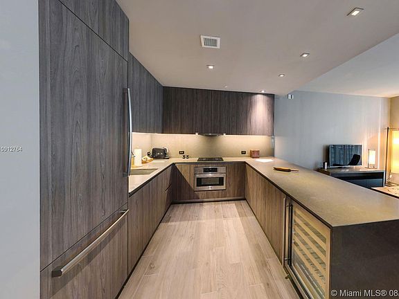 2nd image of 788 Brickell Plz #906