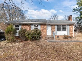 2214 Woodberry Dr, Greensboro, NC 27403