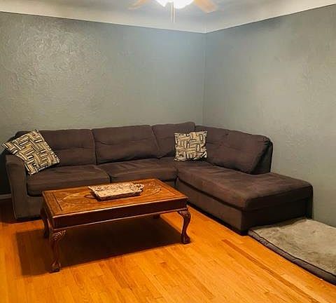 4th image of 603 E Franklin Ave