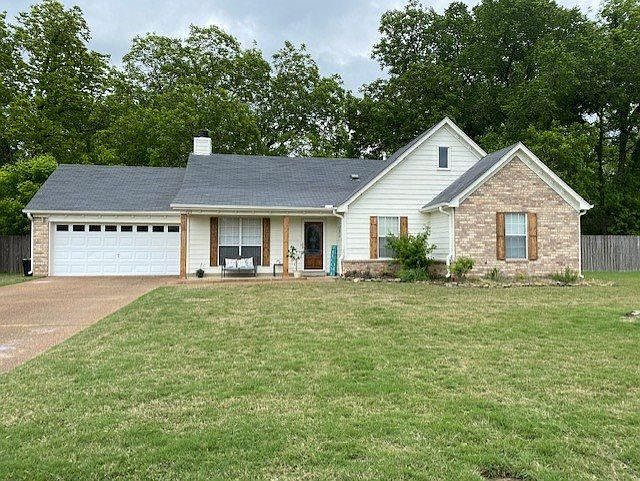 1st image of 125 Village Dr E