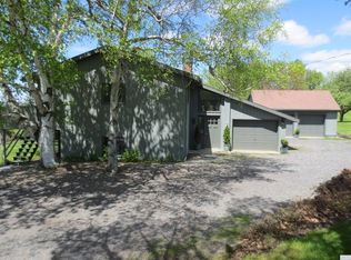 17 Frese Rd, Hudson, NY 12534