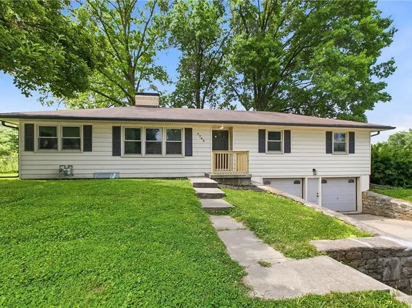 7745 Yecker Ave, Kansas City, KS 66109