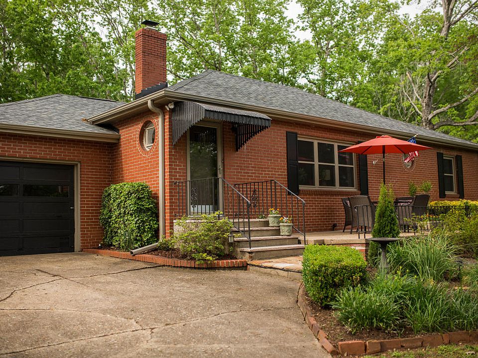 1st image of 309 Liveoak Dr