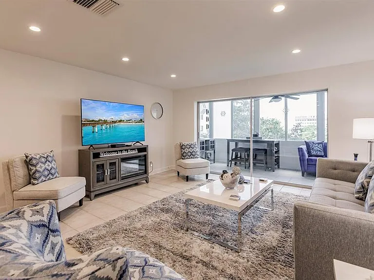 1255 E Peppertree Dr #403 — Photo 19