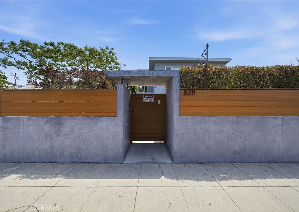 1st image of 828 Indiana Ave
