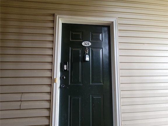 3rd image of 321 Lookover Dr