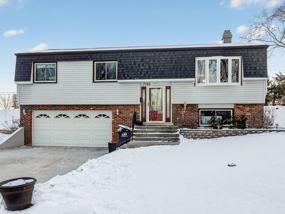 1580 College Ln S, Wheaton, IL, 60189