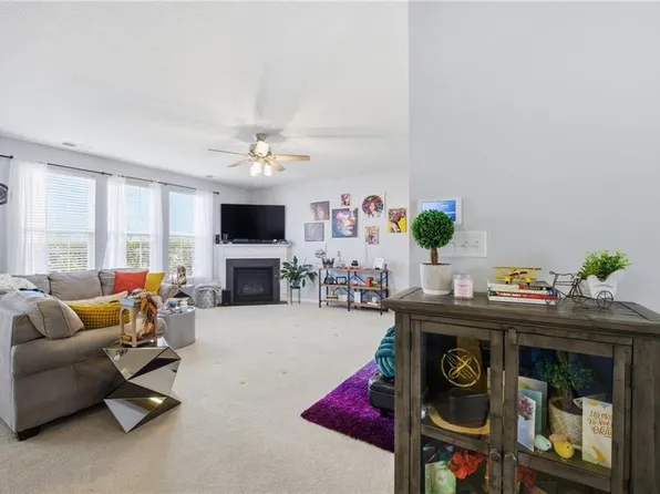 1020 Silver Charm Cir, Suffolk, VA 23435