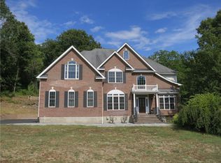 31 W Barrett Hill Rd, Hopewell Junction, NY 12533