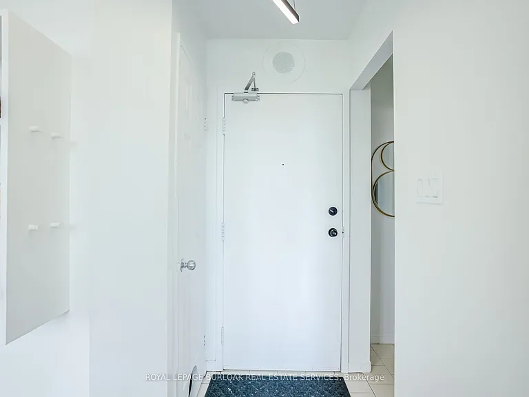 36 James St S #1403 — Photo 7