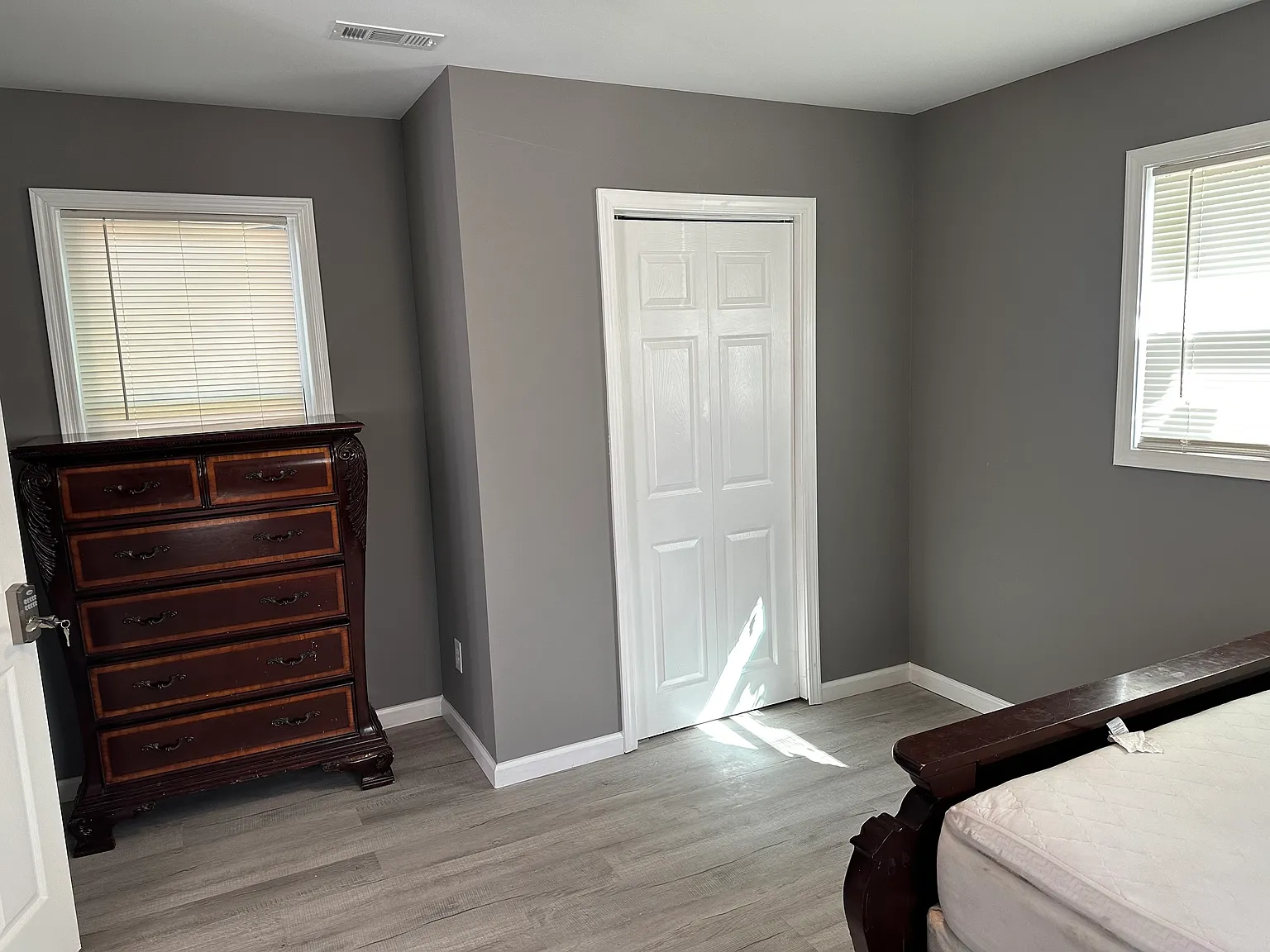 923 Washington St — Photo 2