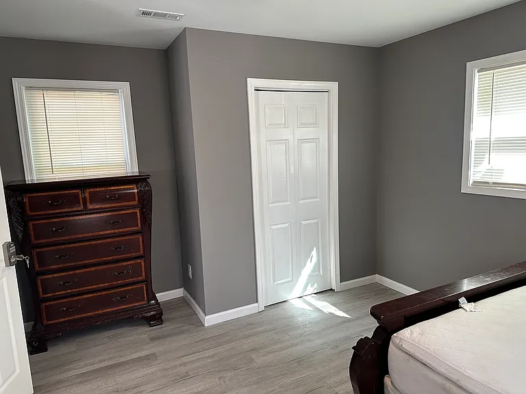 923 Washington St NW #1 — Photo 2