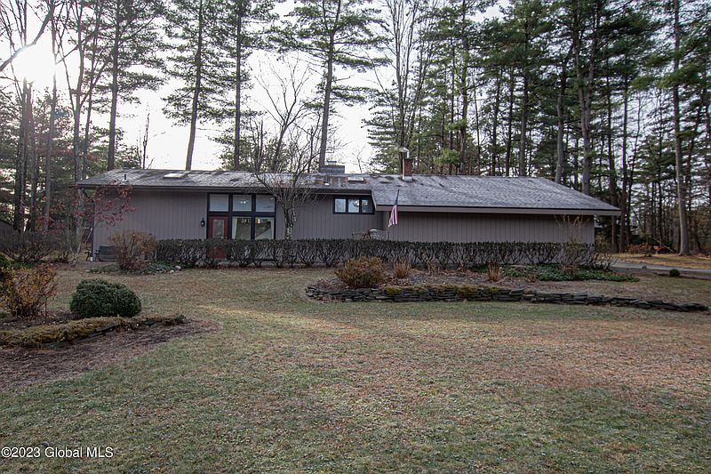 3rd image of 75 Cherokee Lane