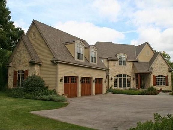 2nd image of 3318 W Riverland Dr