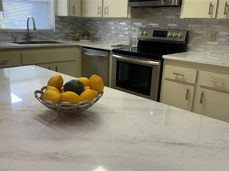 2193 Cork Oak St E — Photo 15