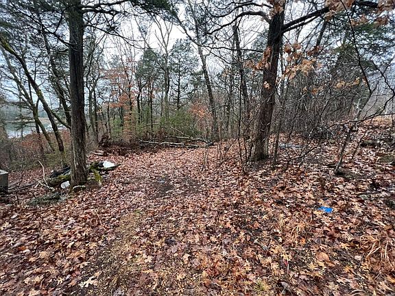3rd image of 9288 Lakeview Dr